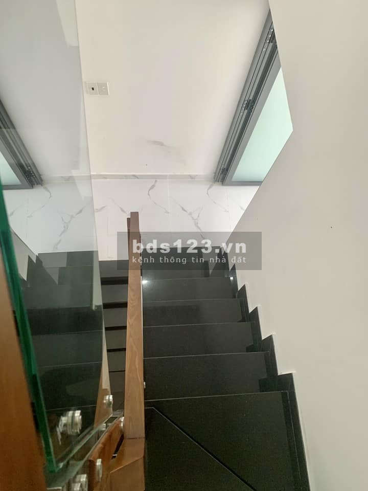 Nhà 2 lầu hẻm 1113 huỳnh tấn phát dtsd 62m2 2 phòng ngủ