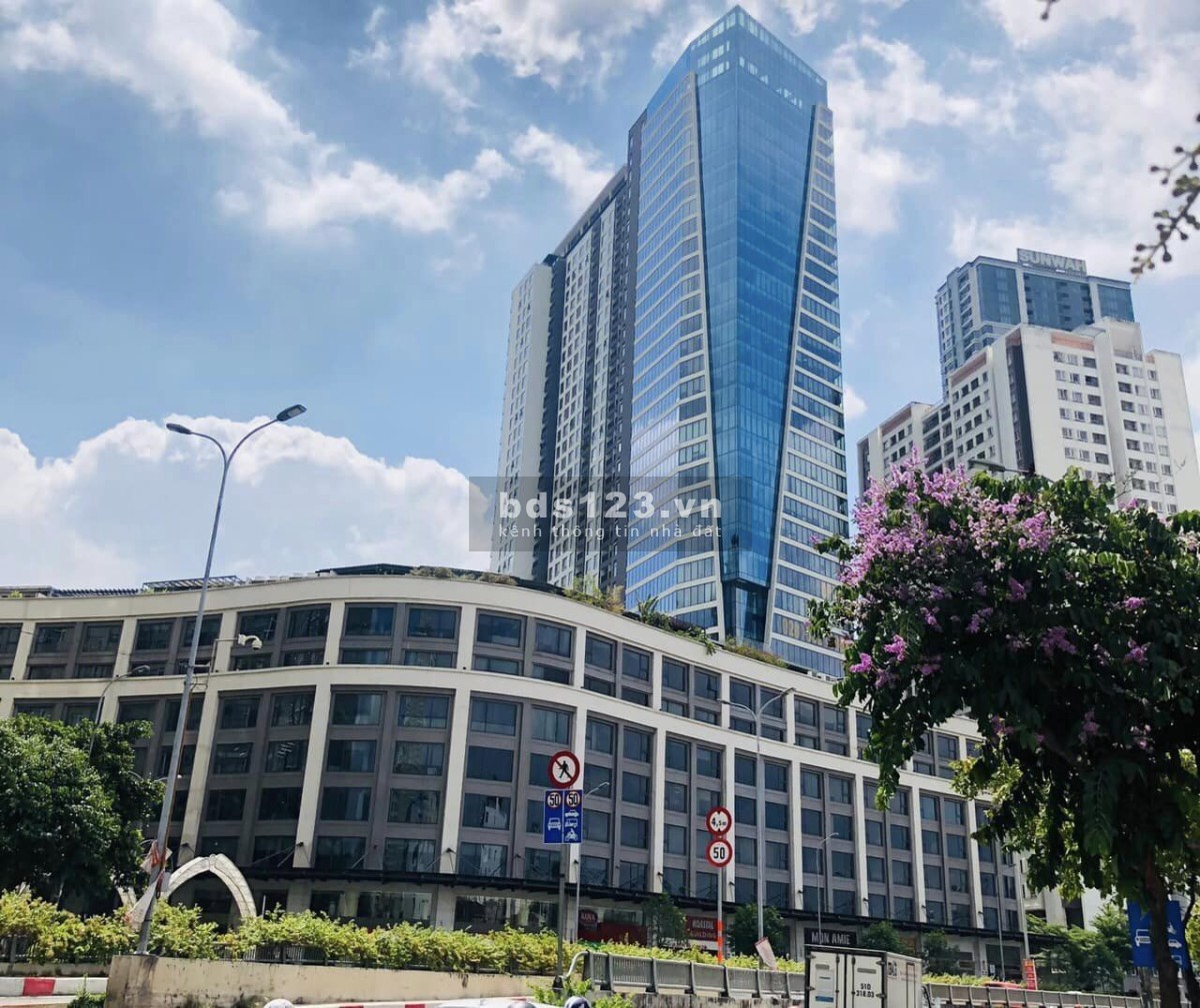 Cho thuê văn phòng giá tốt tại Sài Gòn Pearl BT, 80m2, giá cực tốt LH 0937275660