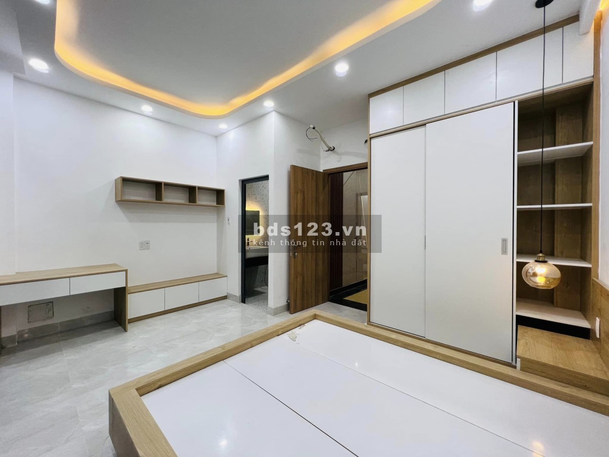 Bán gấp nhà mới đẹp, khu Nam Long Phú Thuận, Q7, 100m2, 4 lầu, chỉ 12,5 tỷ!