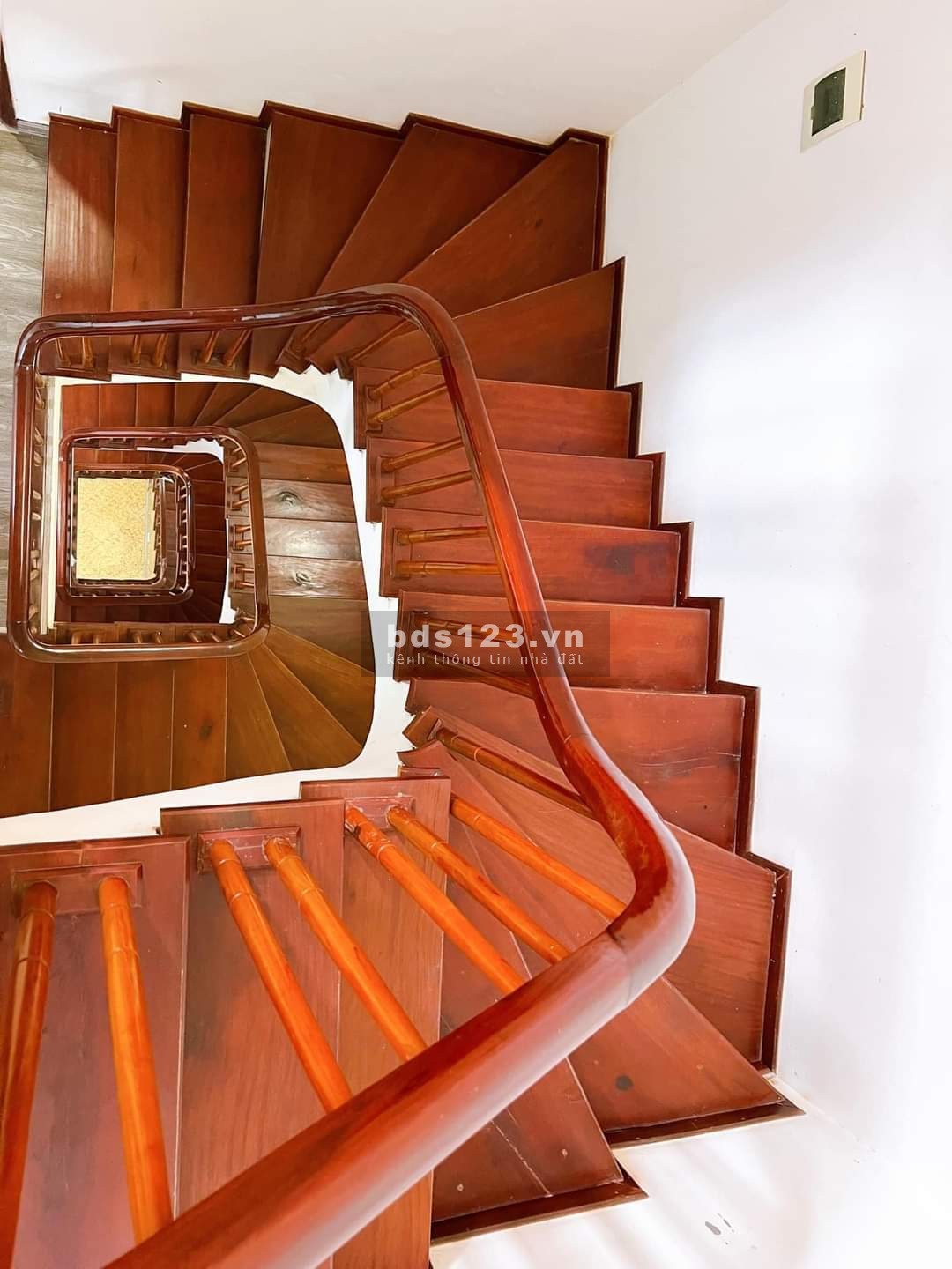 Nhà đẹp Đội Cấn 40m 6 tầng 4.7 tỷ LÔ GÓC KD đẹp Ô TÔ ĐỖ CỬA