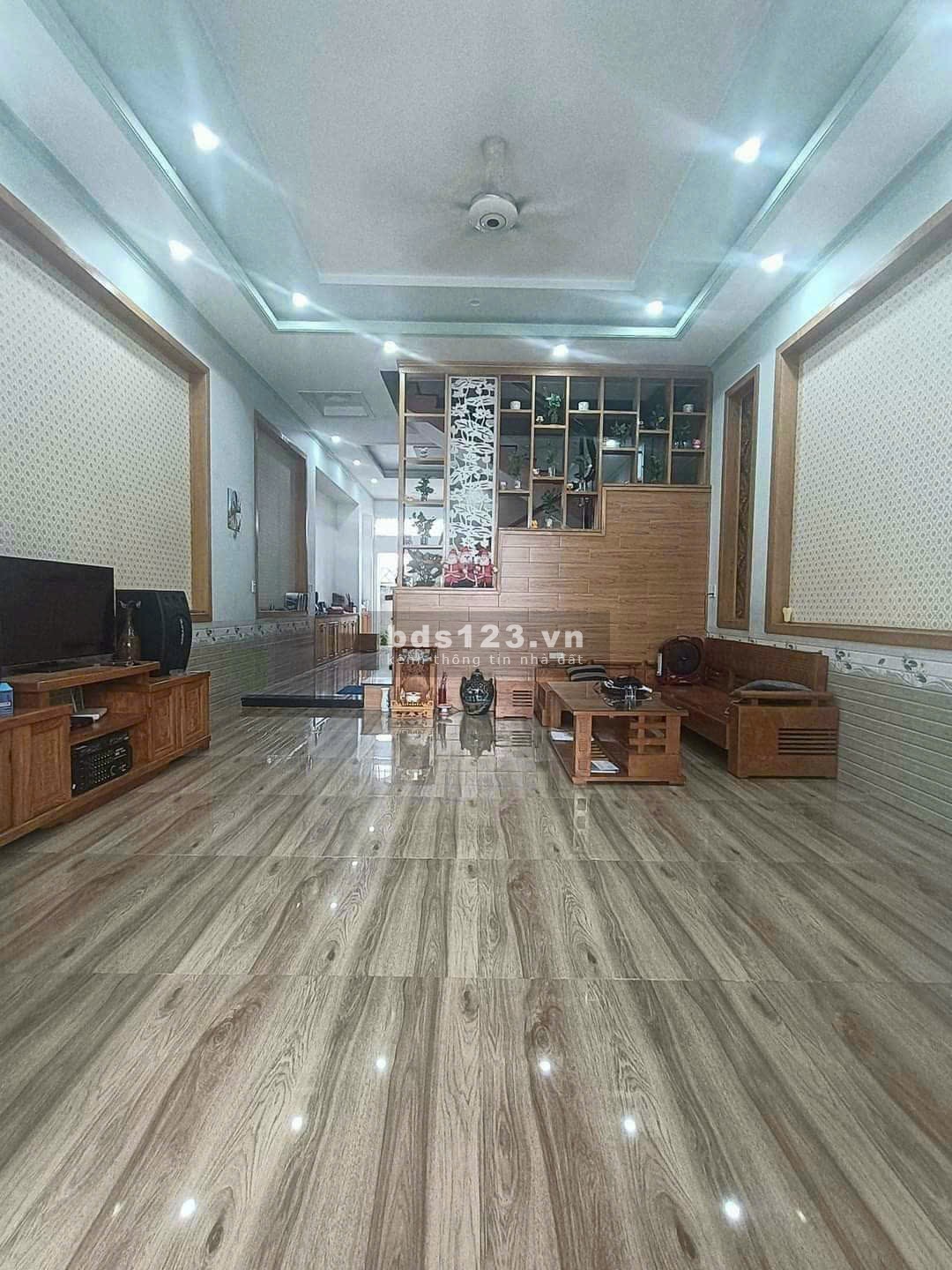 Chính chủ cần bán nhà lầu trệt sổ hồng hoàn công hẻm đường Đông Minh phường Đông Hòa TP Dĩ An