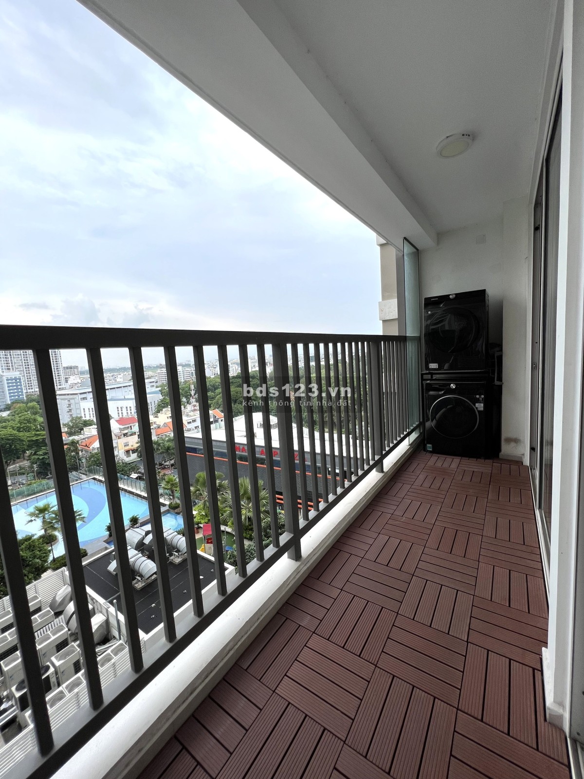 Cần bán căn 3 phòng giá 5,85 tỷ bao thuế phí tại dự án Orchard ParkView