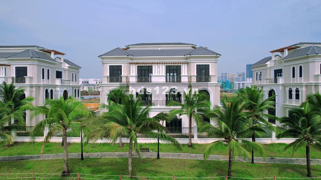 Bán gấp nhà phố 96m2 Vinhomes Quận 9 chỉ 13,5 tỷ BTp