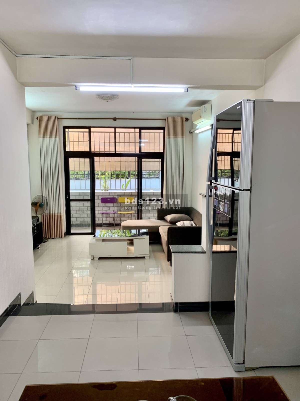 Cho thuê căn hộ 70m2 - 2PN mặt tiền Nguyễn Tri Phương quận 5
