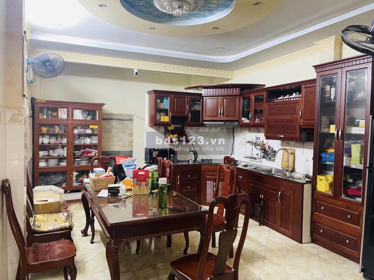 Bán nhà Nguyễn Kiệm 4.2 x 13 hẻm 8m giá 8.x tỷ