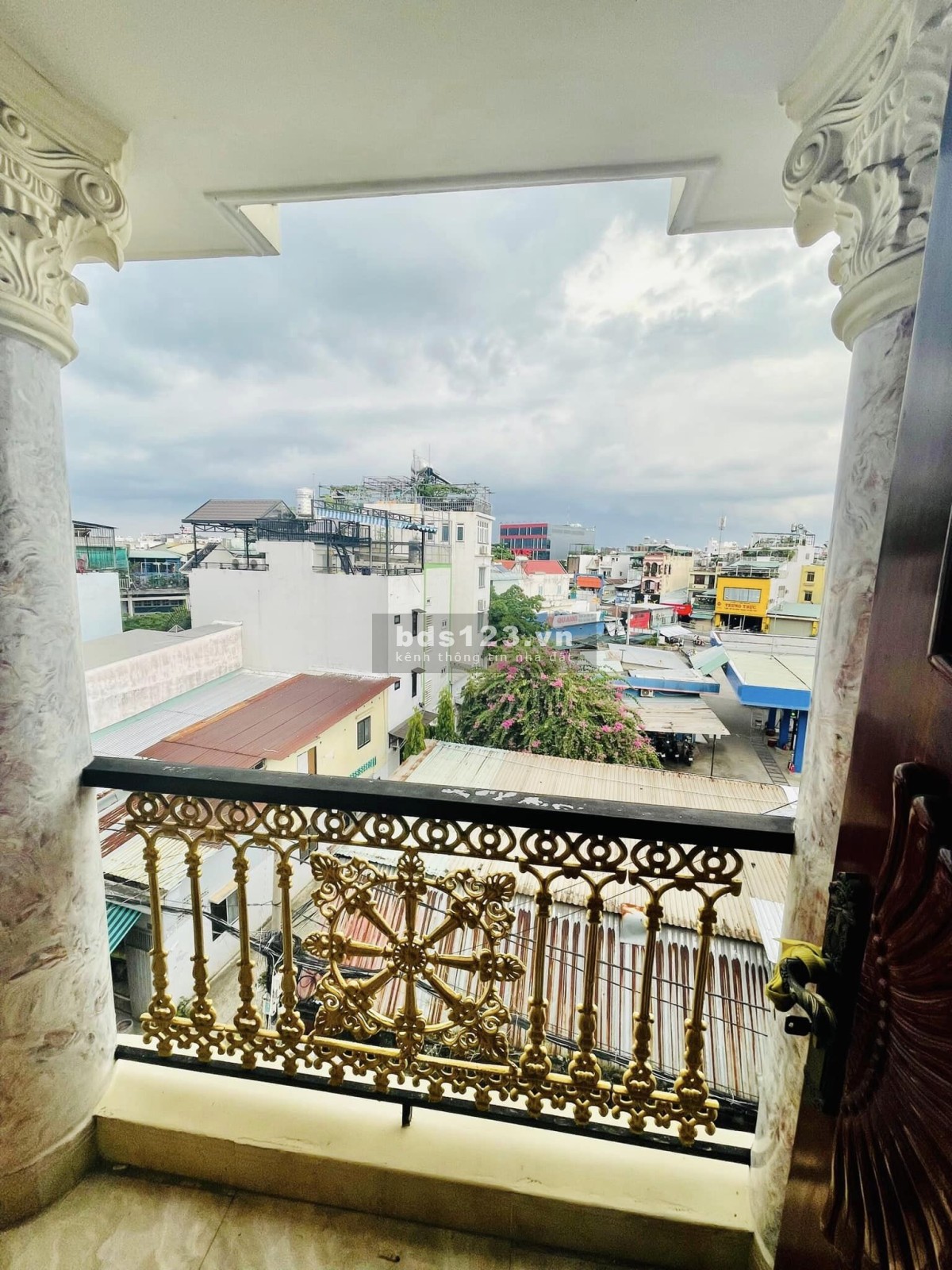 Bán nhà Nguyễn Kiệm 4.2 x 13 hẻm 8m giá 8.x tỷ