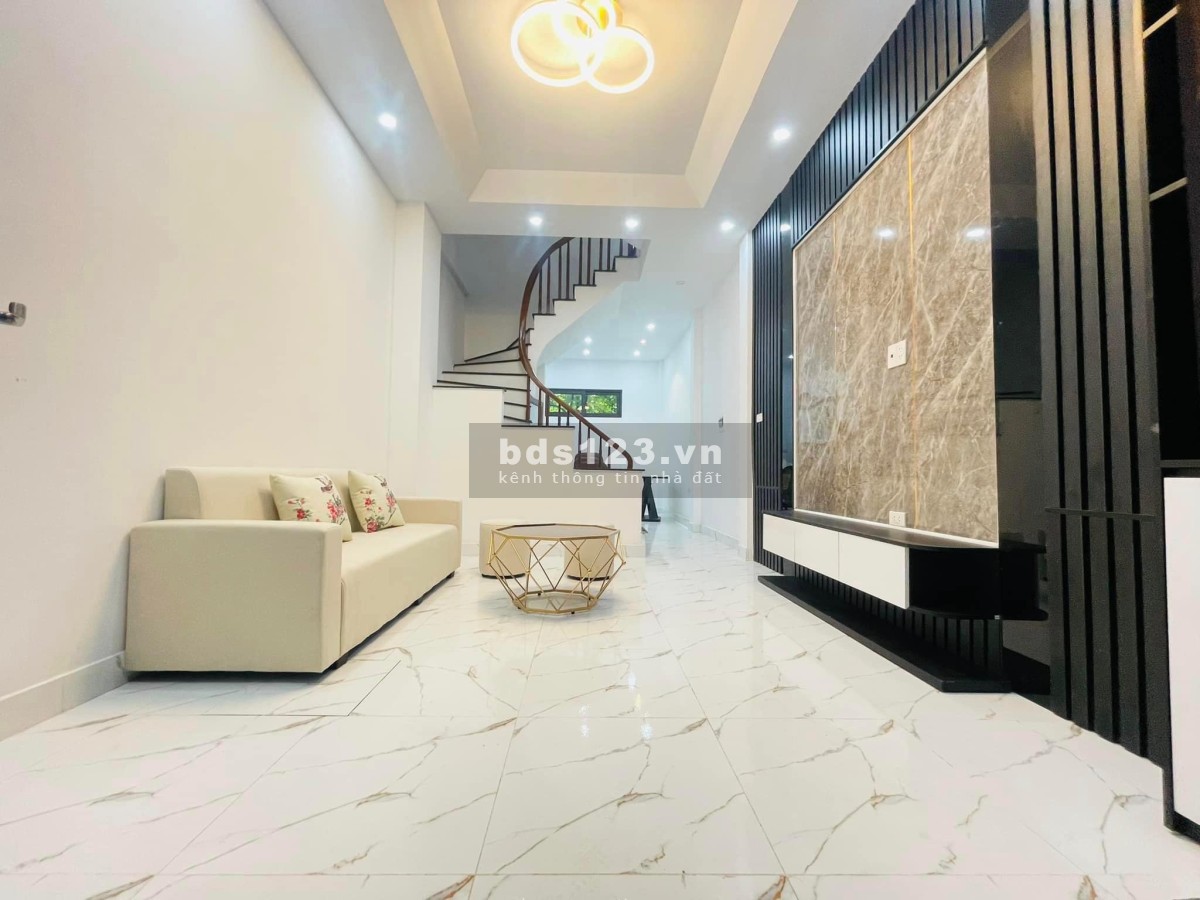 Cần bán nhà mặt phố Vũ Tông Phan, Thanh Xuân 50m2, 5 tầng, 4.6tỷ.