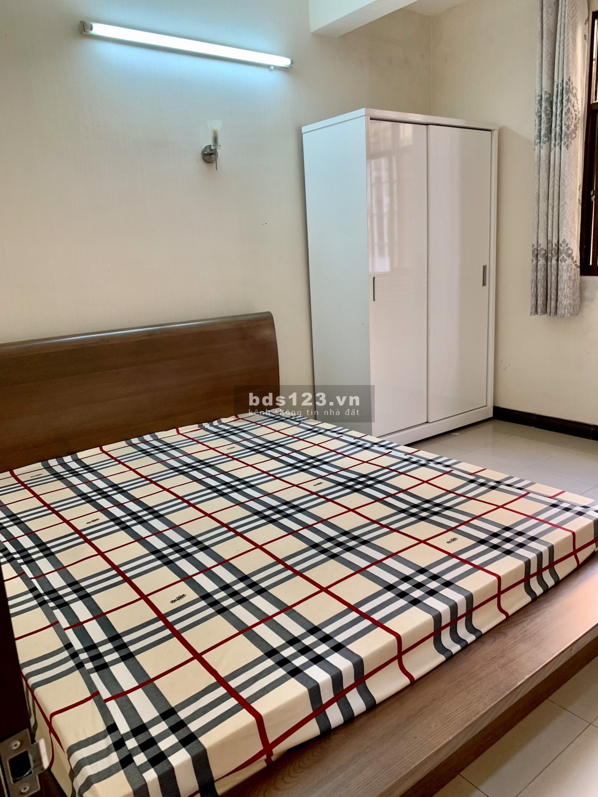 Cho thuê căn hộ 70m2 - 2PN mặt tiền Nguyễn Tri Phương quận 5