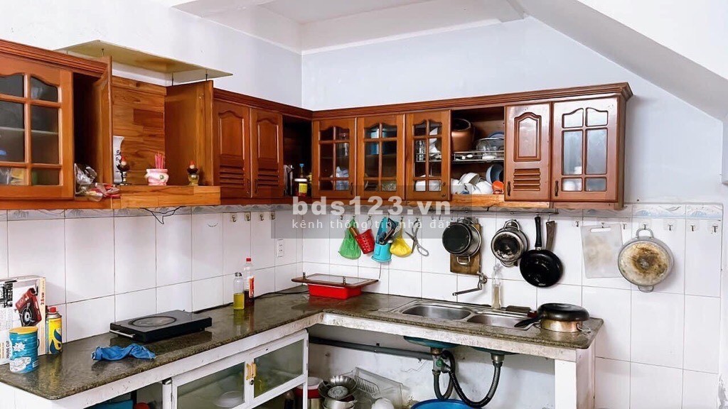 Bán đất tặng nhà 2 tầng MT An Dương Vương, diện tích 100m, đường 30m.