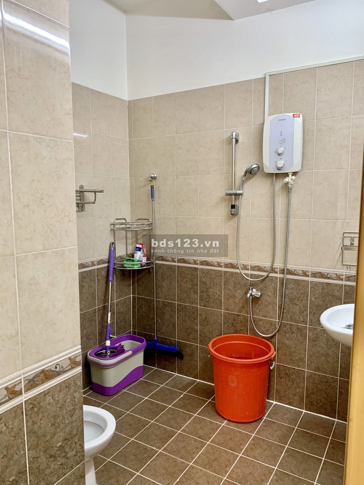 Cho thuê căn hộ 70m2 - 2PN mặt tiền Nguyễn Tri Phương quận 5