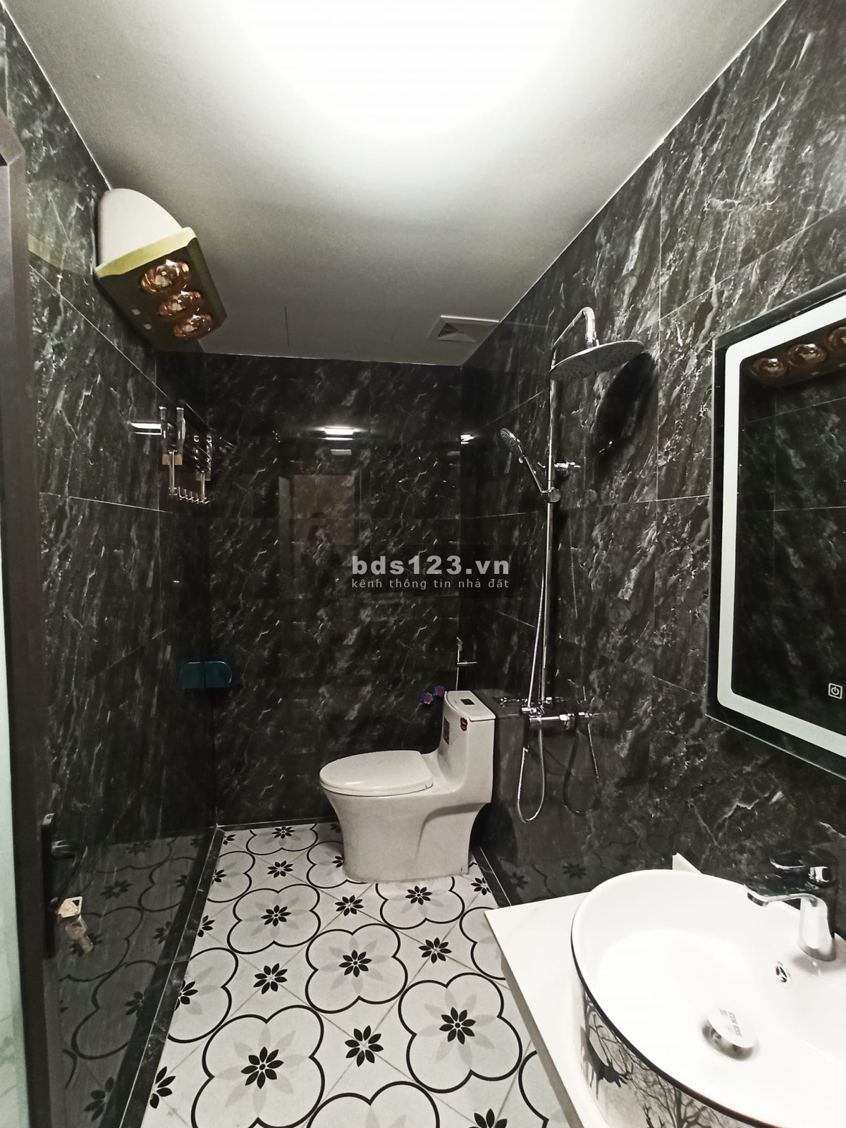 Bán nhà Bát Khối, Long Biên, hàng xóm Aeon Mall, diện tích 79.6m, chỉ với 4.88 tỷ