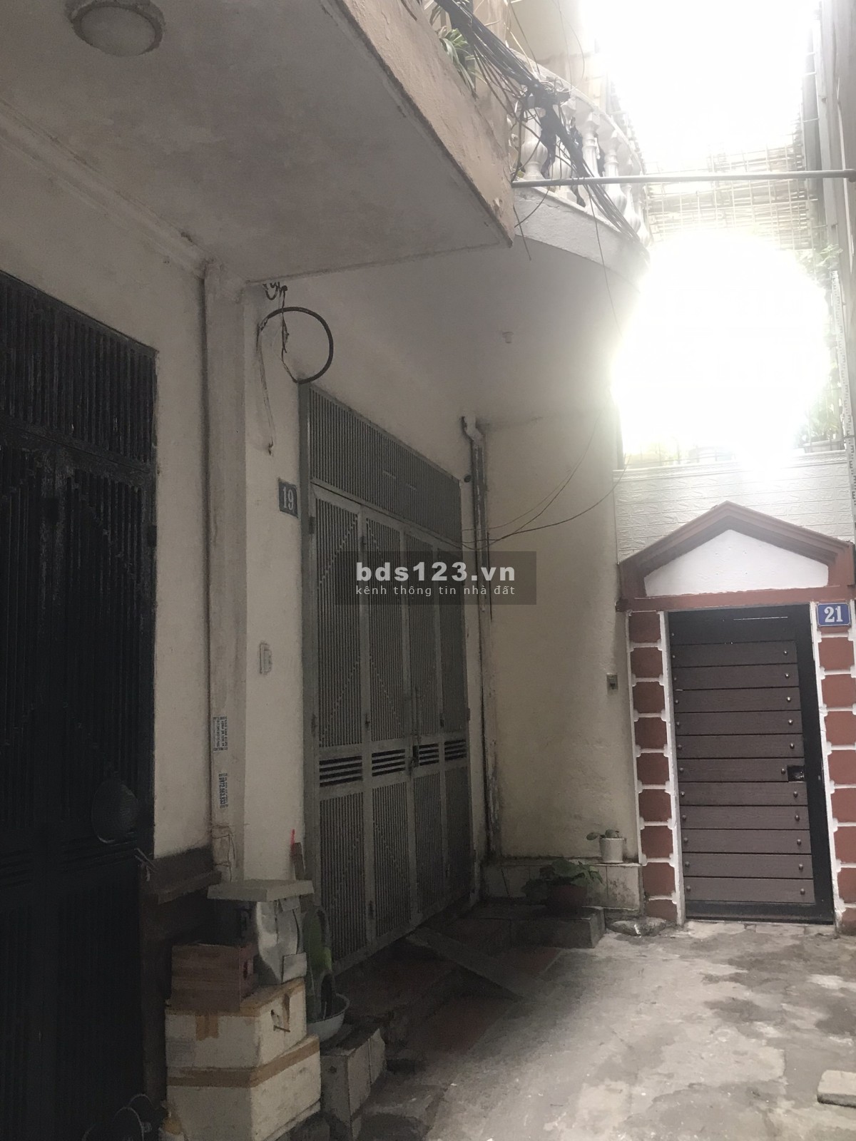 Bán nhà Chùa Láng, vị trí gần như trung tâm của quận Đống Đa, diện tích 40m2 giá 5.4 tỷ đồng.