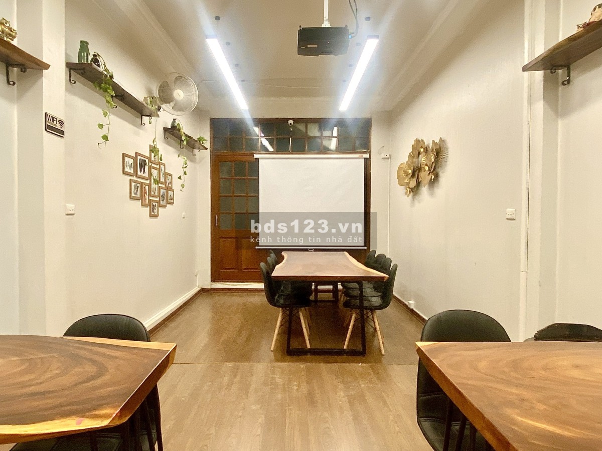 Cho thuê văn phòng đẹp quận Ba ĐÌnh, hướng thẳng view hồ Ngọc Khánh