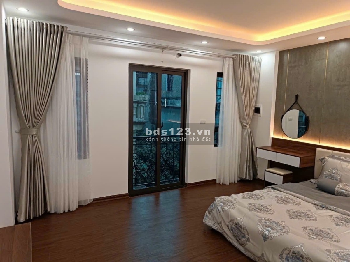 Bán nhà mới khu VIP Phố Nguyễn Sơn, Long Biên. 35m x 6T, MT: 4,7M. Nhỉnh 5 tỷ. 0977 399 523