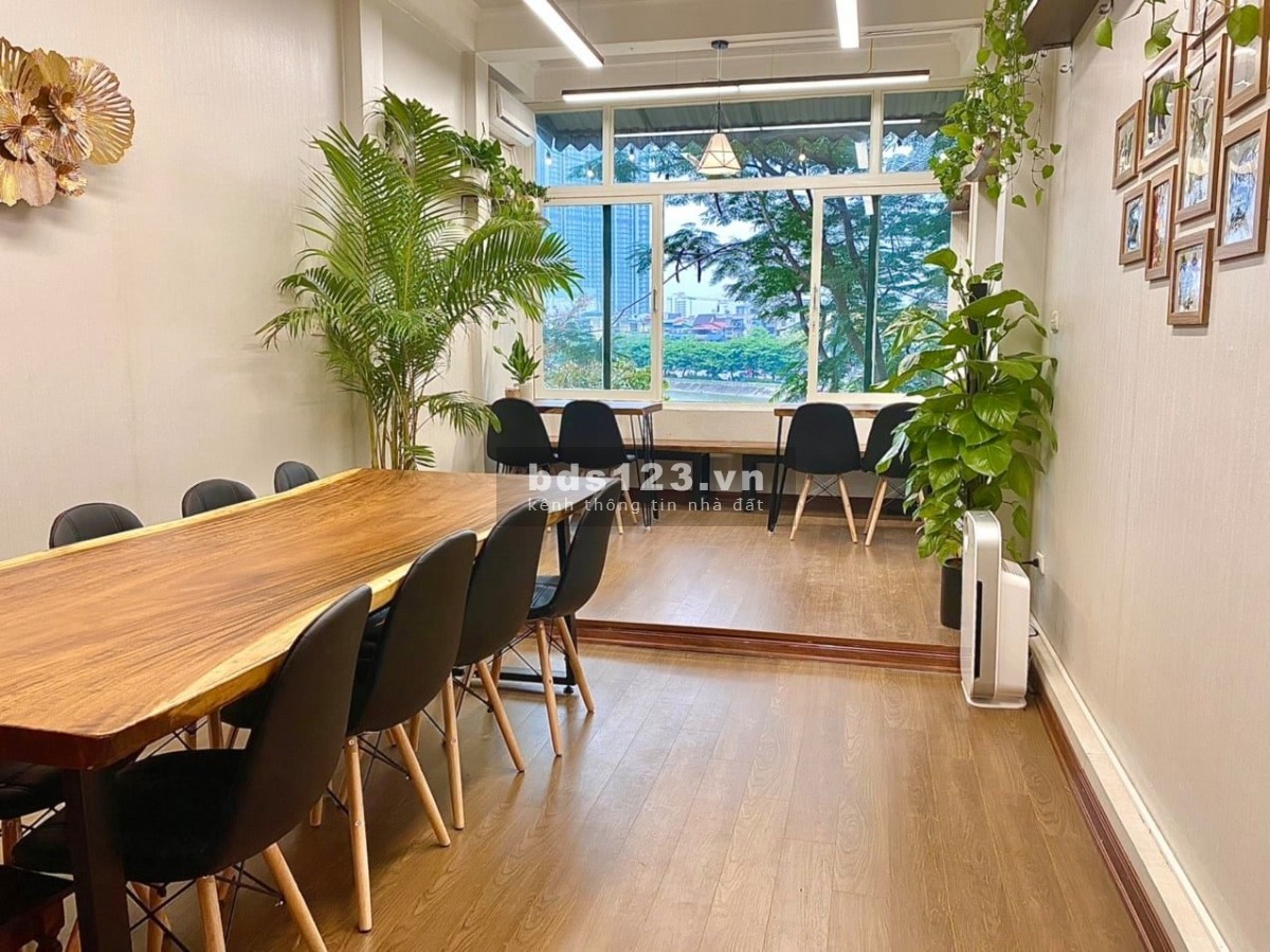 Cho thuê văn phòng đẹp quận Ba ĐÌnh, hướng thẳng view hồ Ngọc Khánh