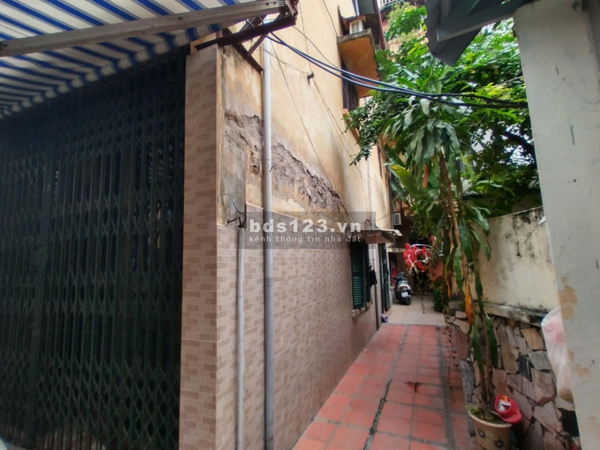 Bán lô đất có sẵn 2 căn nhà khu phân lô quân đội phố An Trạch. Diện tích 145m2