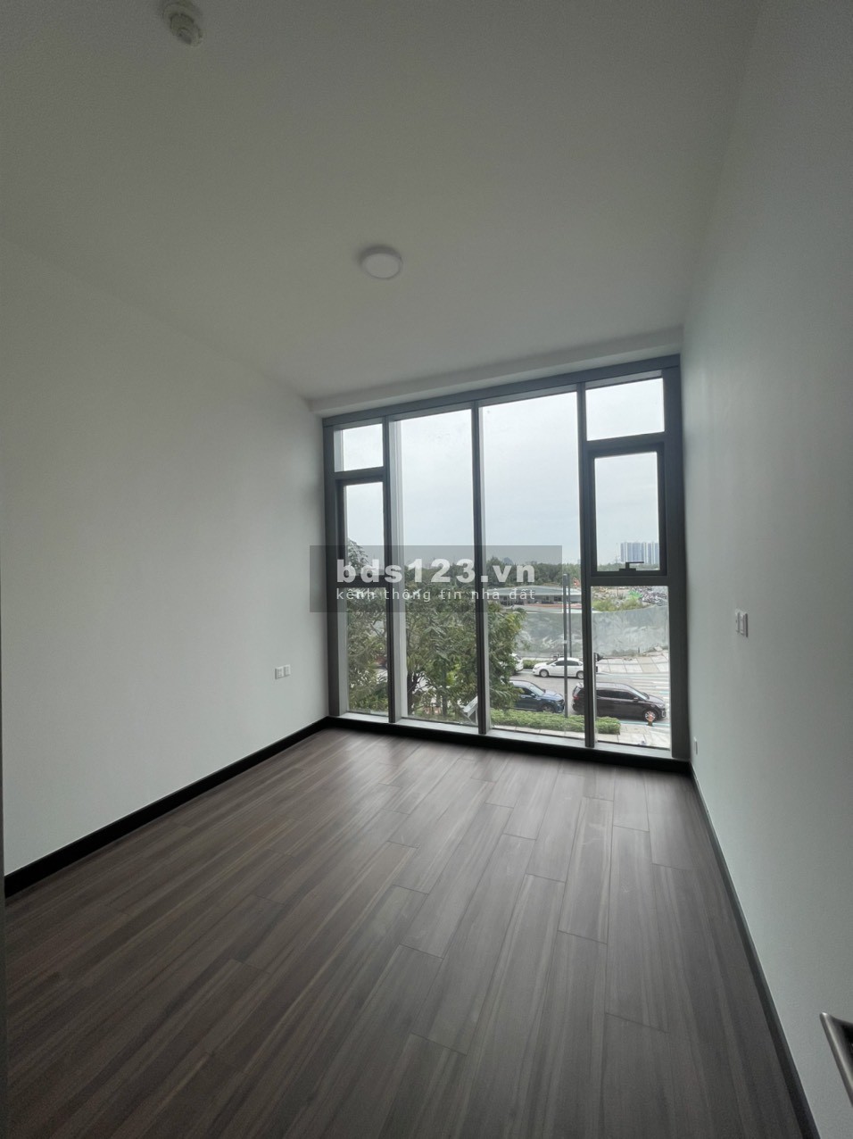Cho thuê văn phòng khối đế Sarina giá rẻ sập sàn số 1 thị trường toàn Sala & Thủ Thiêm