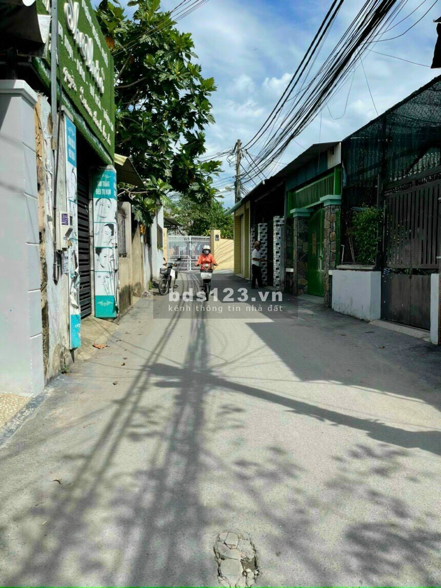 Bán đất trung tâm Biên Hoà, 110m2 đường nhựa 5m thông chỉ 2ty399