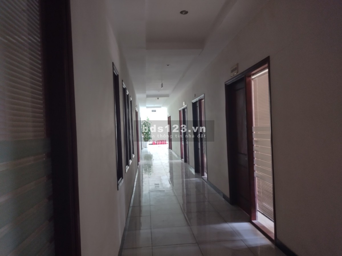 Cho thuê sàn 400m2 và tầng thượng 400m2 ở Thái Hà. Có thể thuê lẻ hoặc cả