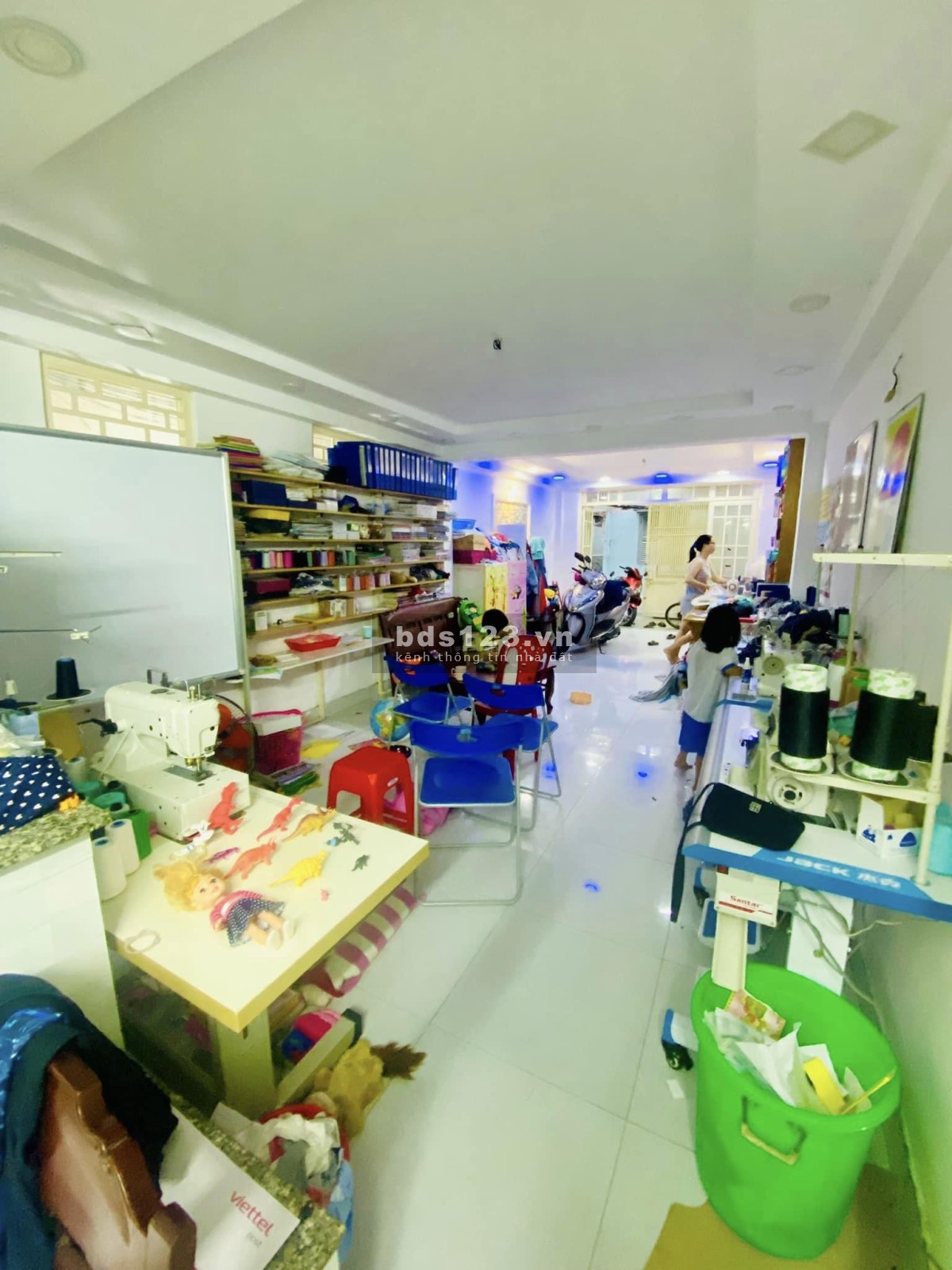 Hẻm xe hơi đẹp cách 10m Hoàng Sa, Q3, khu an ninh, 3PN, 3WC, ngang 3.7m, 62m2, 5.3 tỷ