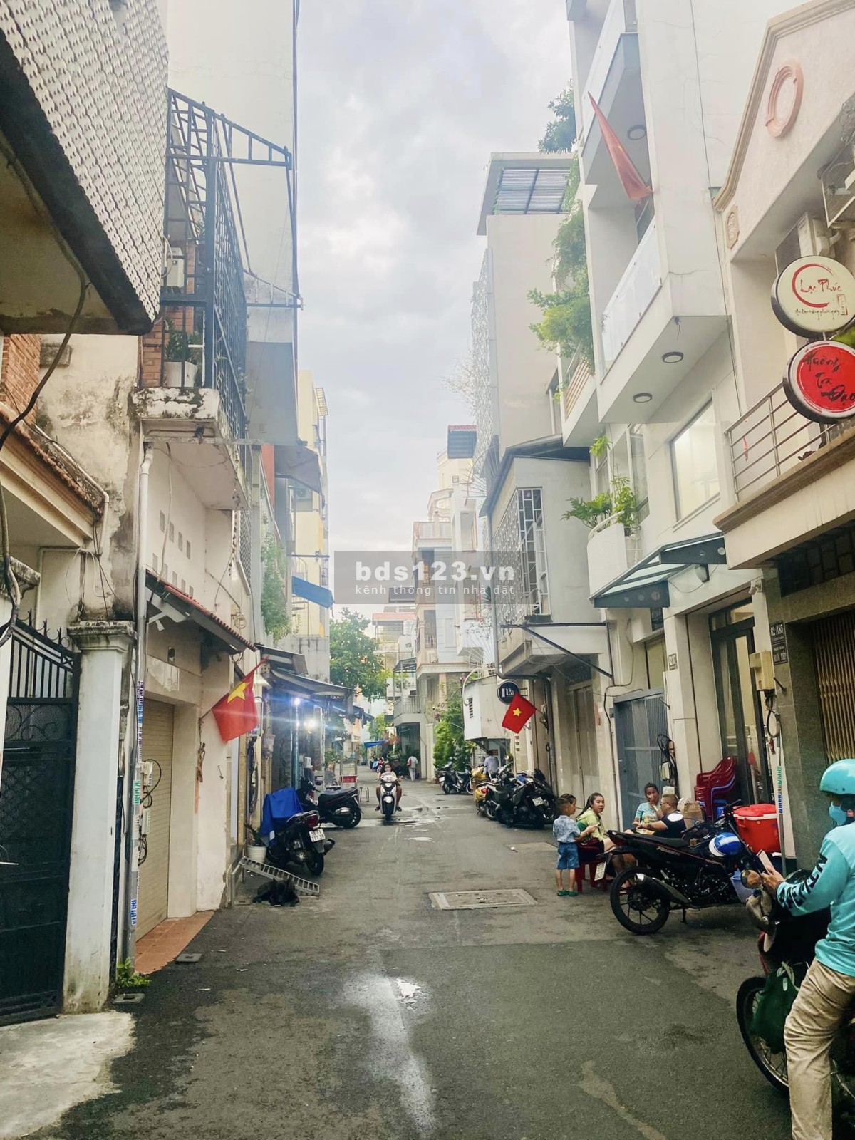 Hẻm xe hơi đẹp cách 10m Hoàng Sa, Q3, khu an ninh, 3PN, 3WC, ngang 3.7m, 62m2, 5.3 tỷ