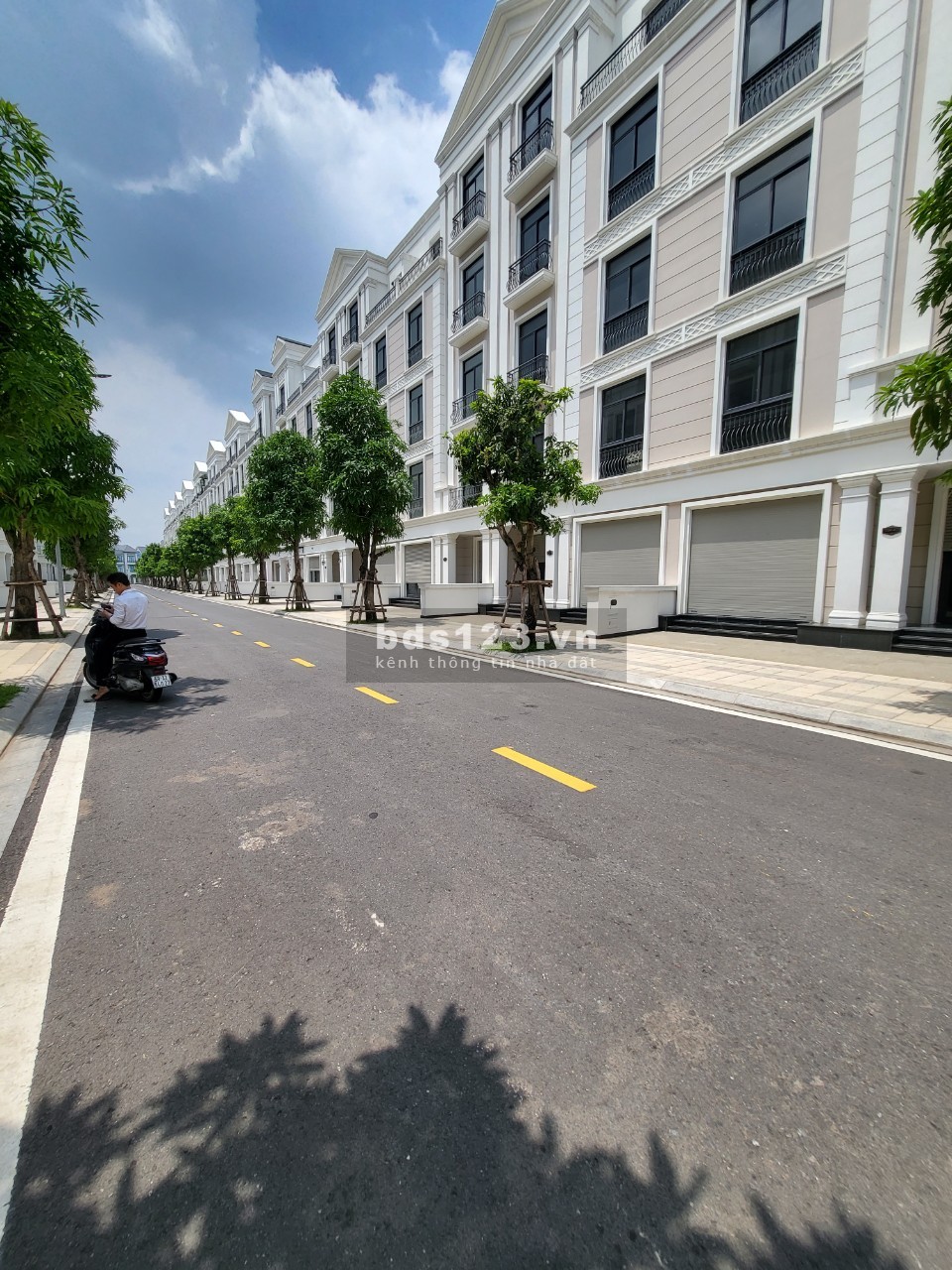 Nhà phố 5 tầng Vinhomes Grand Park giá tốt 11,7 ty cách Vincom Mega 800m2