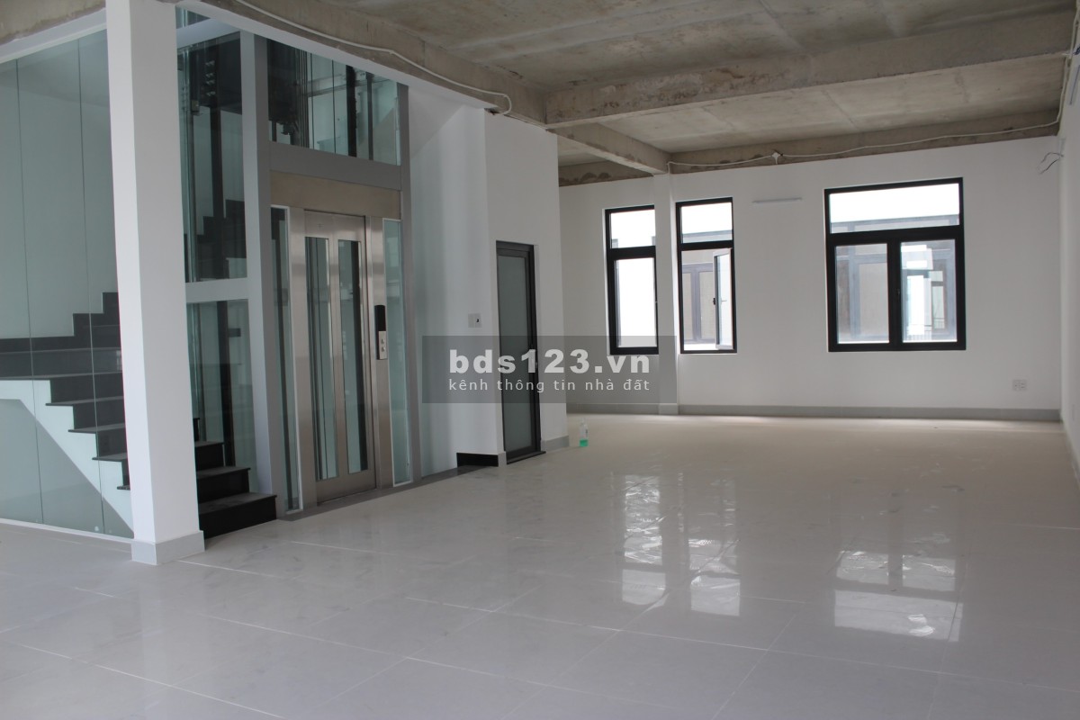 Cho thuê nhà phố hoàn thiện nguyên căn 126m2 chỉ 35 triệu/ tháng
