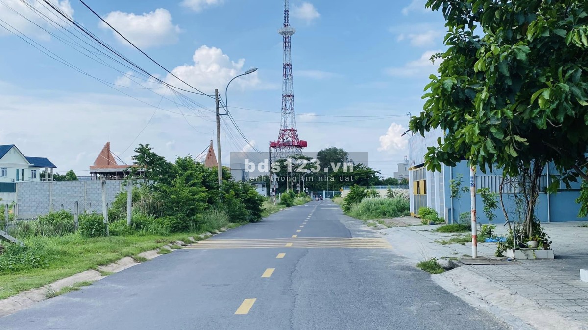 Cho thuê gấp đất mặt tiền đường Huỳnh Văn Cọ, khu chợ việt kiều Củ Chi 4 triệu/1tháng