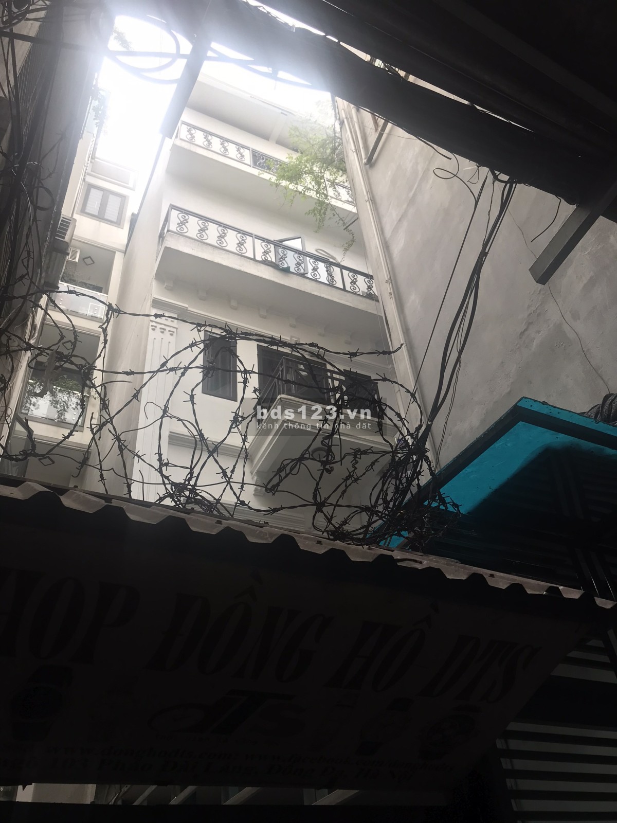 Bán nhà tại Pháo Đài Láng, diện tích 52m2, 4m mặt tiền, giá chỉ 4,65 tỷ. Anh em cần cứ hú em!!!