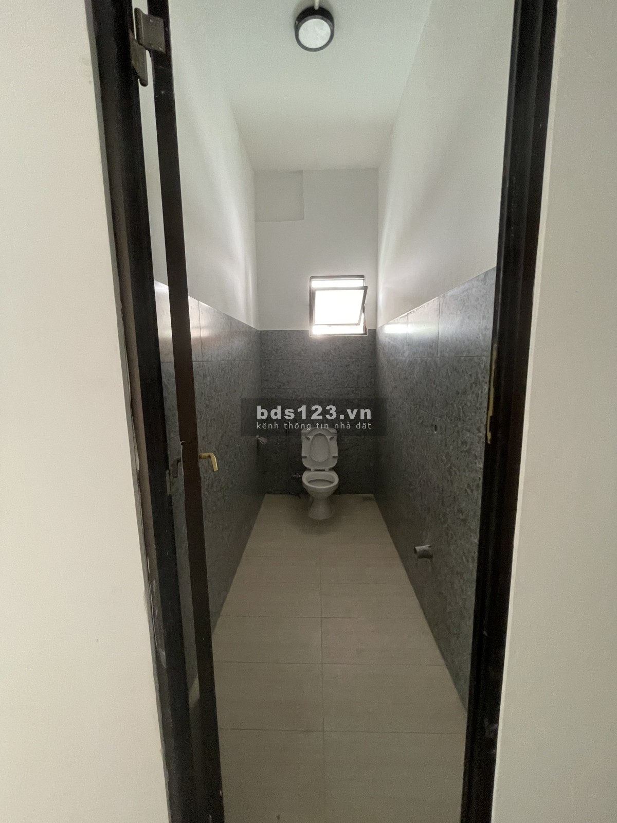 Tọa lạc ngay khu cao cấp nhất Thảo Điền căn villa 500m2 cho thuê nhỉnh 100tr/ thg