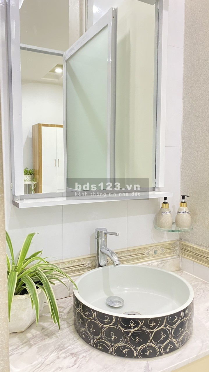 Chính chủ cho thuê chdv giá rẻ khu vực q10 dt 30m2, full nội thất giá 7tr