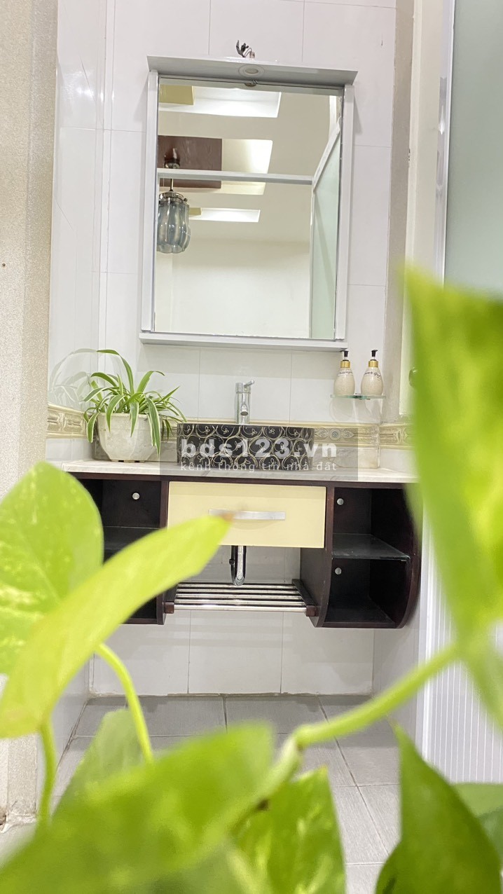 Chính chủ cho thuê chdv giá rẻ khu vực q10 dt 30m2, full nội thất giá 7tr