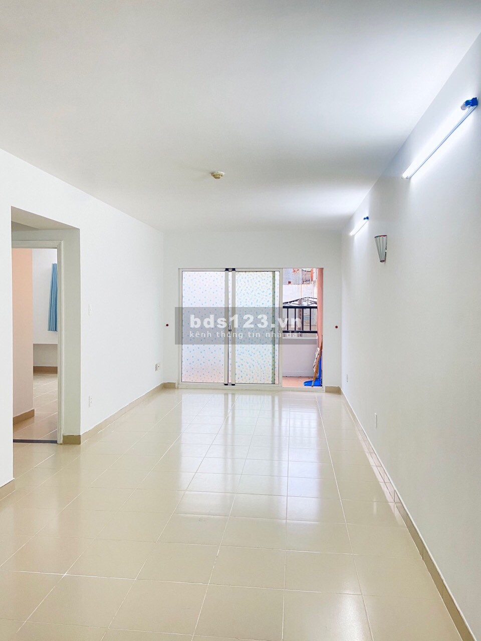 Cần bán căn hộ chung cư Bàu Cát II, địa chỉ: Đường Hồng Lạc, Quận Tân Bình. Diện tích: 73m²