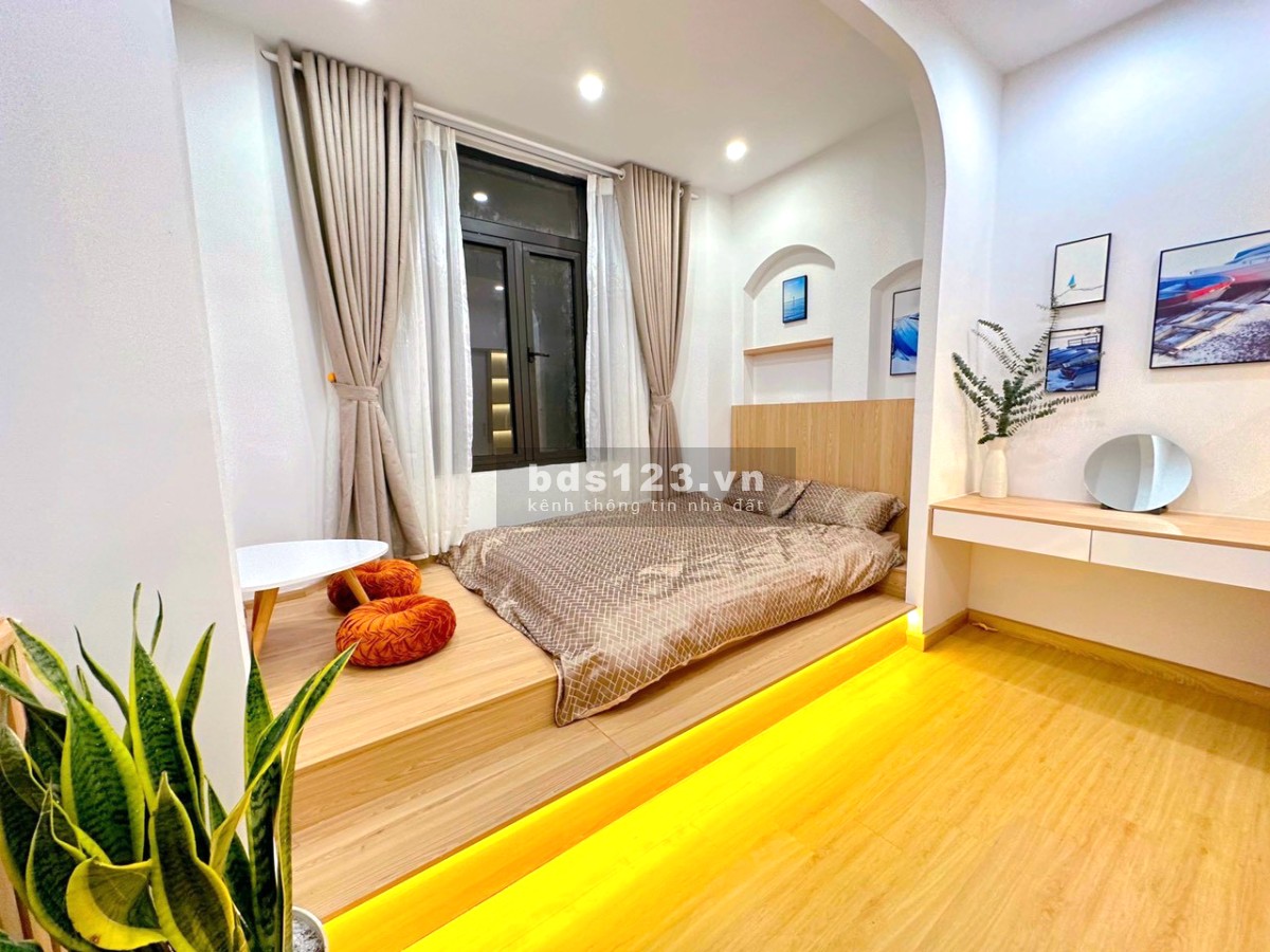 Bán nhà phố Phương Mai, Đống Đa, ô tô, kinh doanh, dòng tiền 68m2, 5 tầng MT 5m
