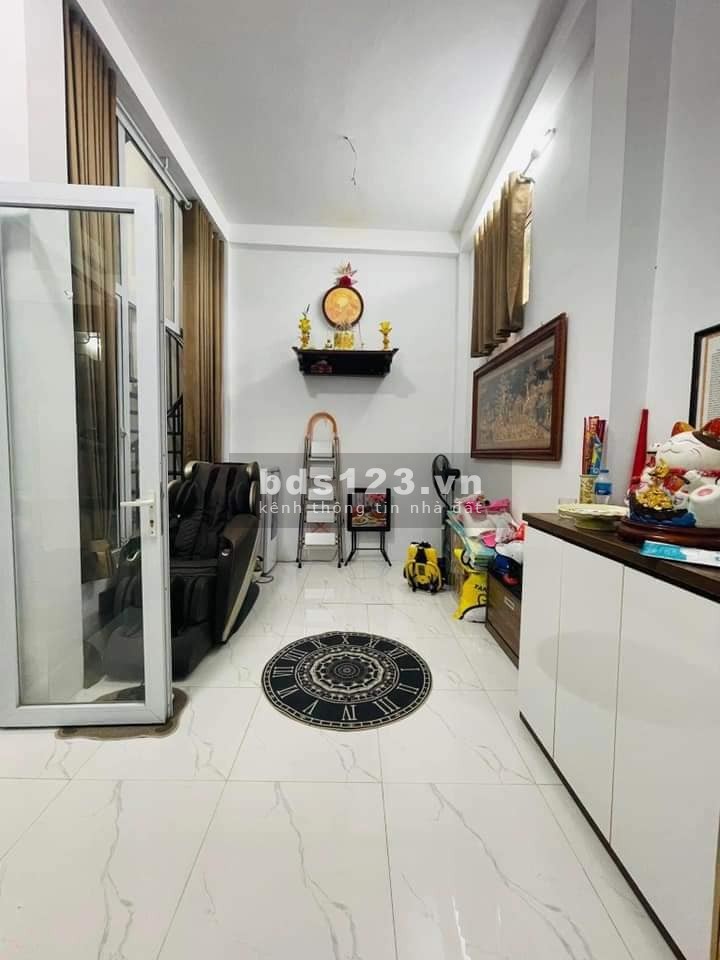 Bán nhà Minh Khai, Hai Bà Trưng 57m2, 3 tầng, mt 4.5m, giá 4.1 tỷ.