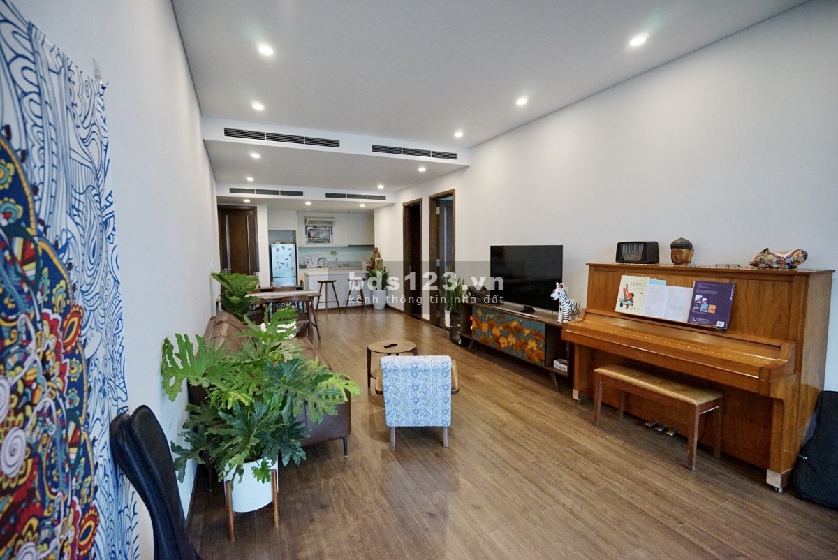 Hiếm! Bán căn hộ góc 3PN view sông Hồng tại Sun Ancora, 3 Lương Yên. LH: 0975.997.166