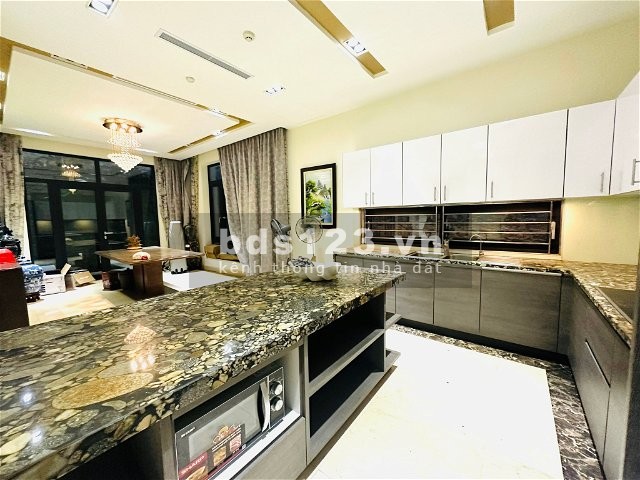 Biệt thự mặt phố Thọ Tháp, Dịch Vọng. Dt 190m, 4T, Mt 14m, 60Tỷ. Làm Vp Cty, Nhà hàng, Cafe sân vườn