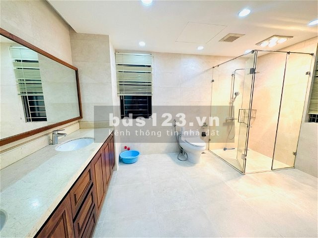 Biệt thự mặt phố Thọ Tháp, Dịch Vọng. Dt 190m, 4T, Mt 14m, 60Tỷ. Làm Vp Cty, Nhà hàng, Cafe sân vườn
