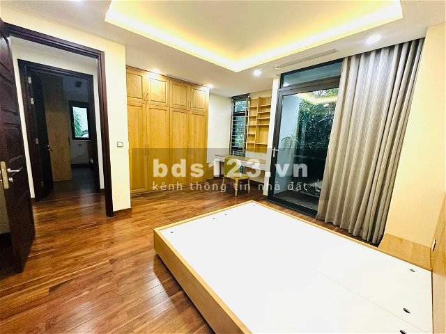 Biệt thự mặt phố Thọ Tháp, Dịch Vọng. Dt 190m, 4T, Mt 14m, 60Tỷ. Làm Vp Cty, Nhà hàng, Cafe sân vườn