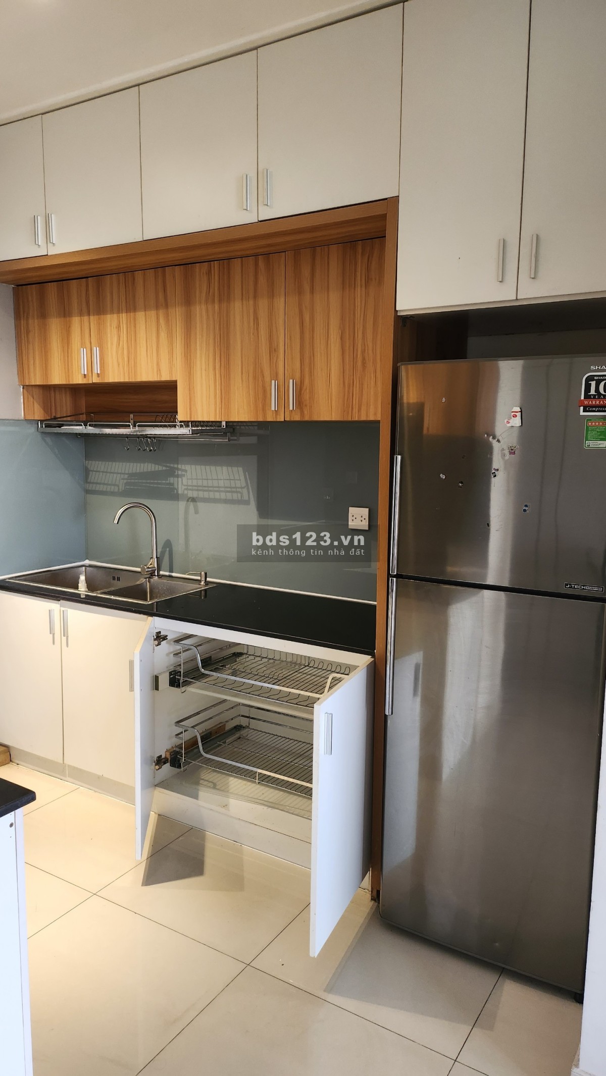 Bán gấp căn hộ 3PN The Sun Avenue diện tích 96m2 giá tốt 4,9 tỷ, view Landmark 81