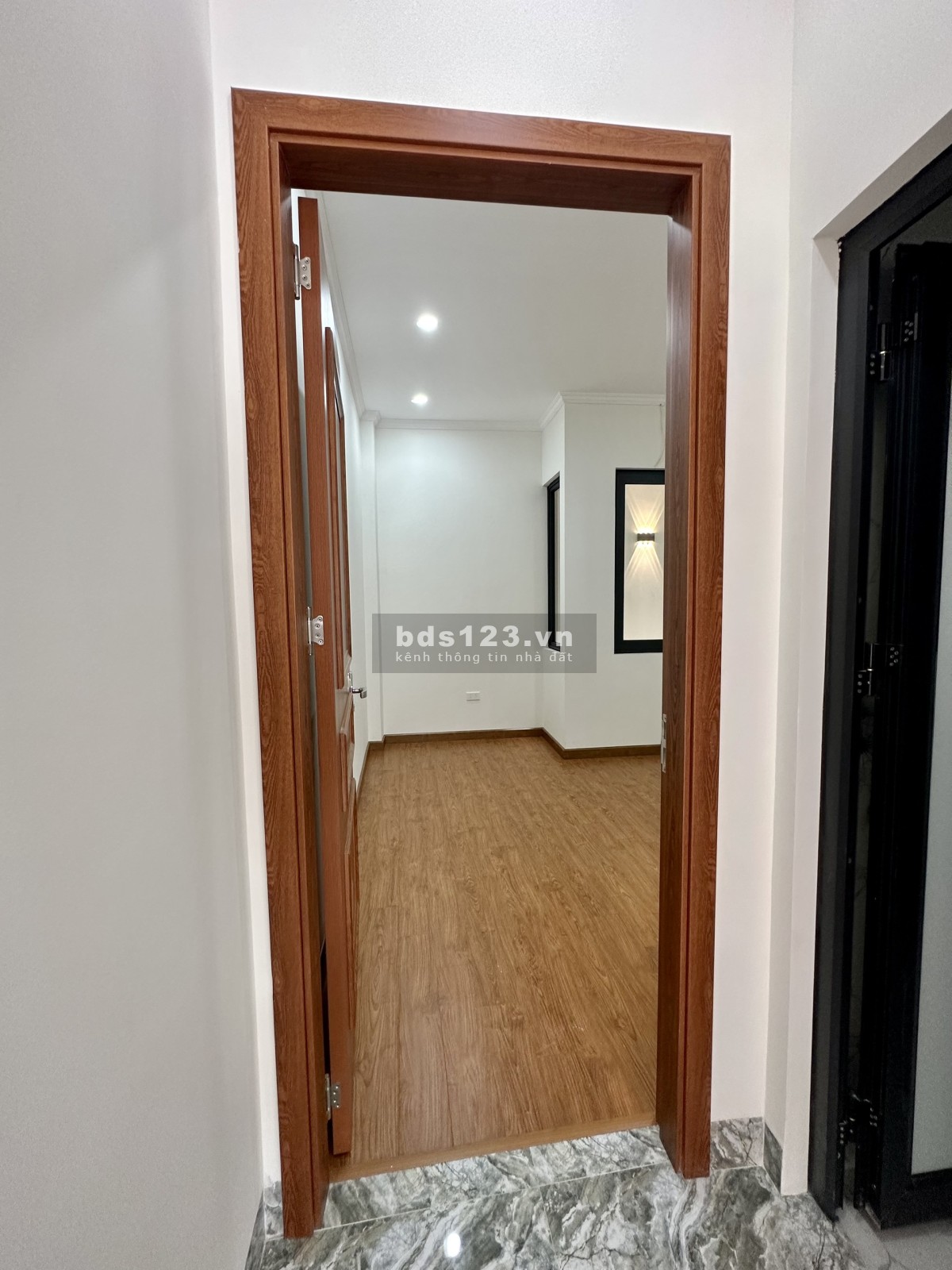 Bán nhà mới Thạch Bàn, Có gara oto, 45m2 nhỉnh hơn 4 tỷ