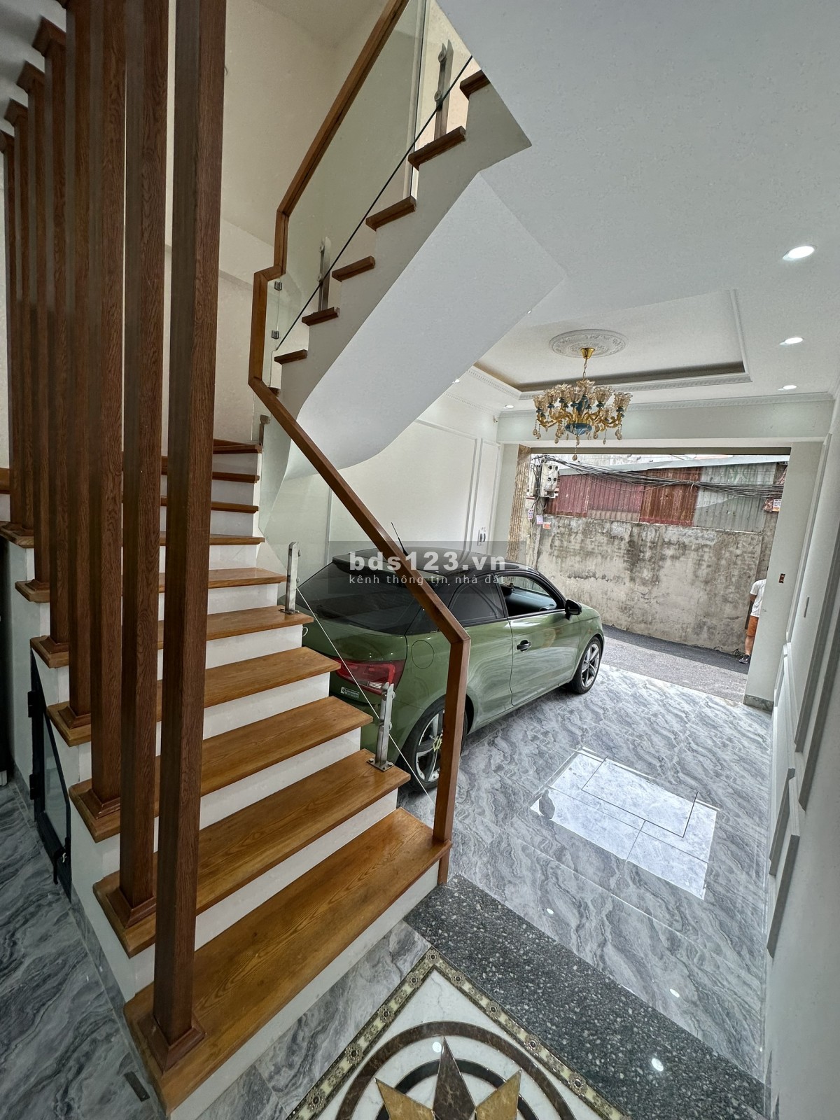 Bán nhà mới Thạch Bàn, Có gara oto, 45m2 nhỉnh hơn 4 tỷ