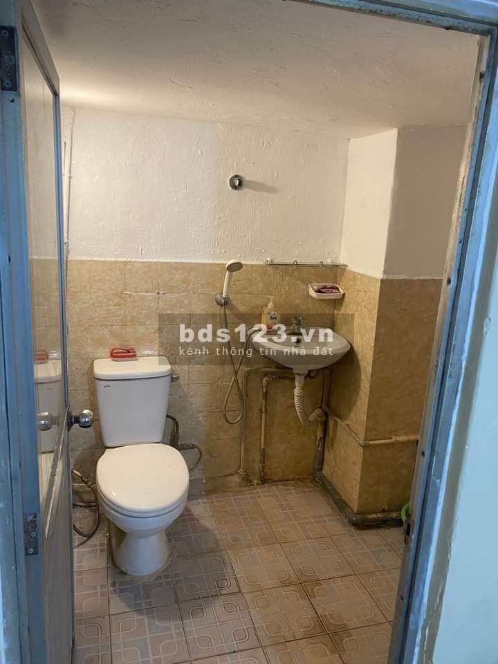 Cho thuê nhà nguyên căn, Hoàng Hoa Thám, Ba Đình, 45m2 x 3T, Giá: 8Tr/Th(Có TL)