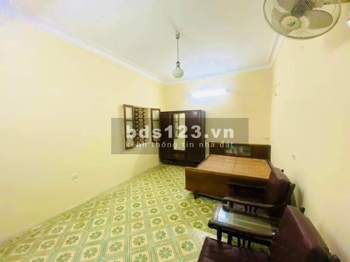 Cho thuê nhà nguyên căn, Hoàng Hoa Thám, Ba Đình, 45m2 x 3T, Giá: 8Tr/Th(Có TL)