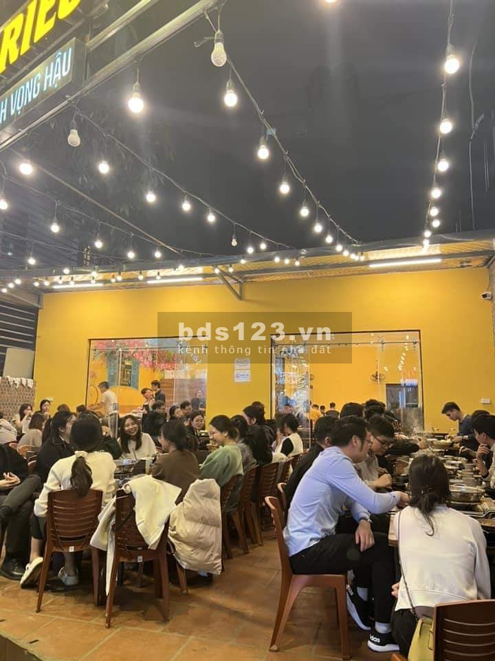Cho thuê nhà T1, mặt phố, Dịch Vọng Hậu Cầu Giấy, 171m2, Mt 9m. Giá:55 Tr/Th (Có TL)