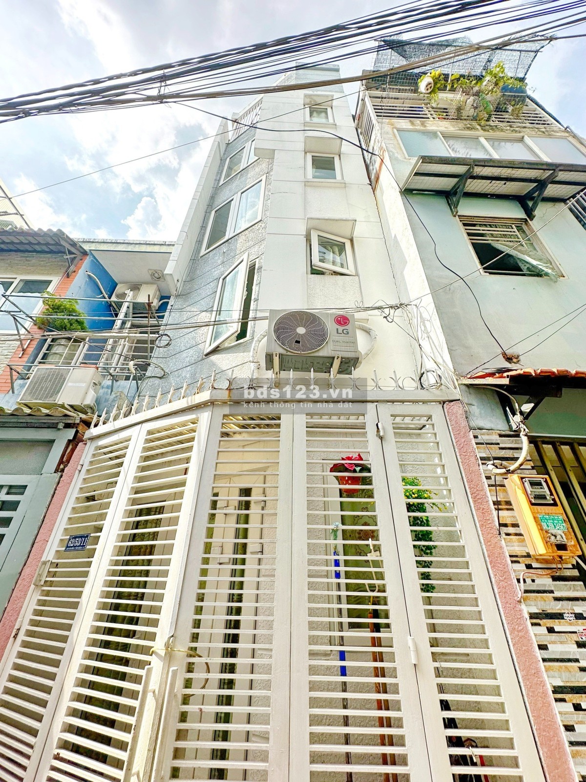 Cần bán nhà 3 lầu đúc giá tốt hẻm 62 Lâm Văn Bền, Q7