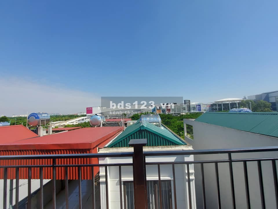 Bán nhà view AEONMAIL đường Cổ Linh, diện tích 50m, giá nhỉnh 5 tỷ