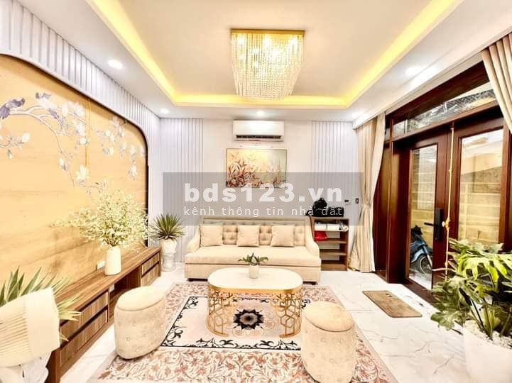 Bán nhà phố Bạch Mai, Hai Bà Trưng 41m, 4 tầng, mặt tiền 4.2m, giá 5.45 tỷ.