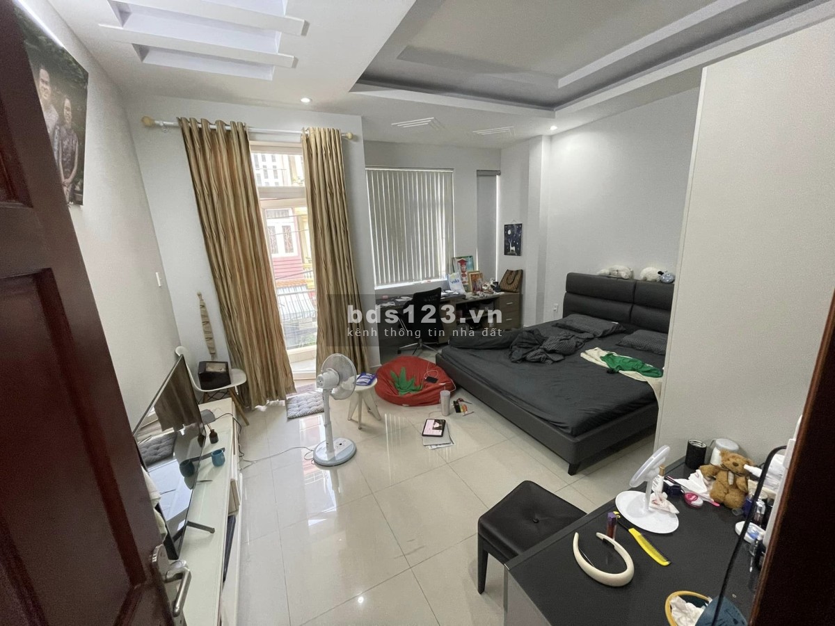 Ngộp Bank! Bán gấp nhà Mặt tiền đường số 1, P.Bình Thuận, Q7, 88m2, 4 lầu, chỉ 12,5 tỷ!