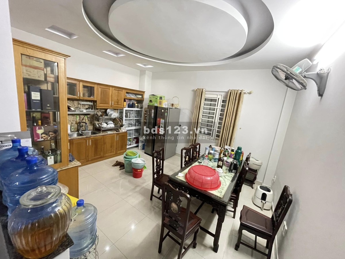 Ngộp Bank! Bán gấp nhà Mặt tiền đường số 1, P.Bình Thuận, Q7, 88m2, 4 lầu, chỉ 12,5 tỷ!